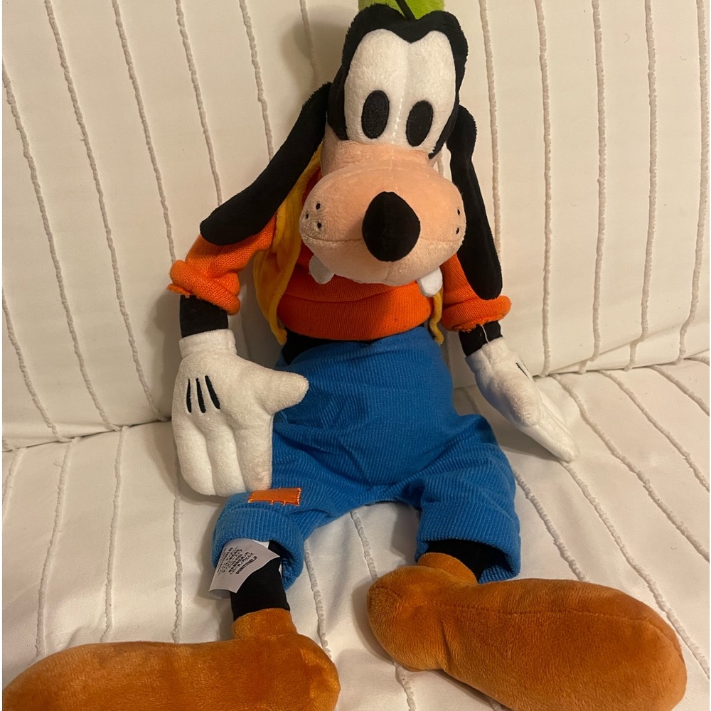 Disney Exclusive Goofy Plush Doll 21” Long GOOD CONDITION